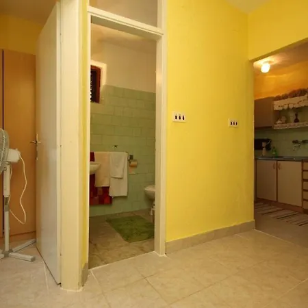 Apartament By The Sea Starigrad, Paklenica - 6623 *